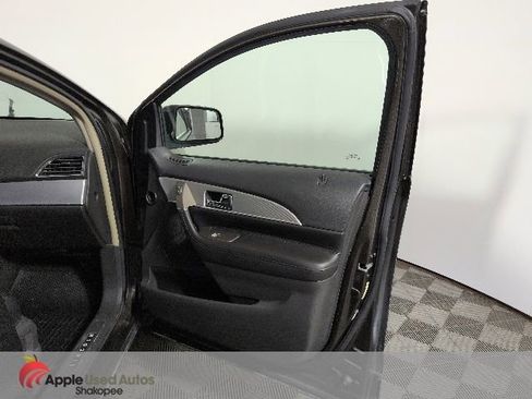 Used 2011 Lincoln MKX AWD w/ 101A Rapid Spec Order Code image 40