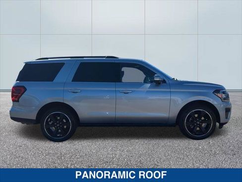Used 2023 Ford Expedition Limited AWD/4WD image 6