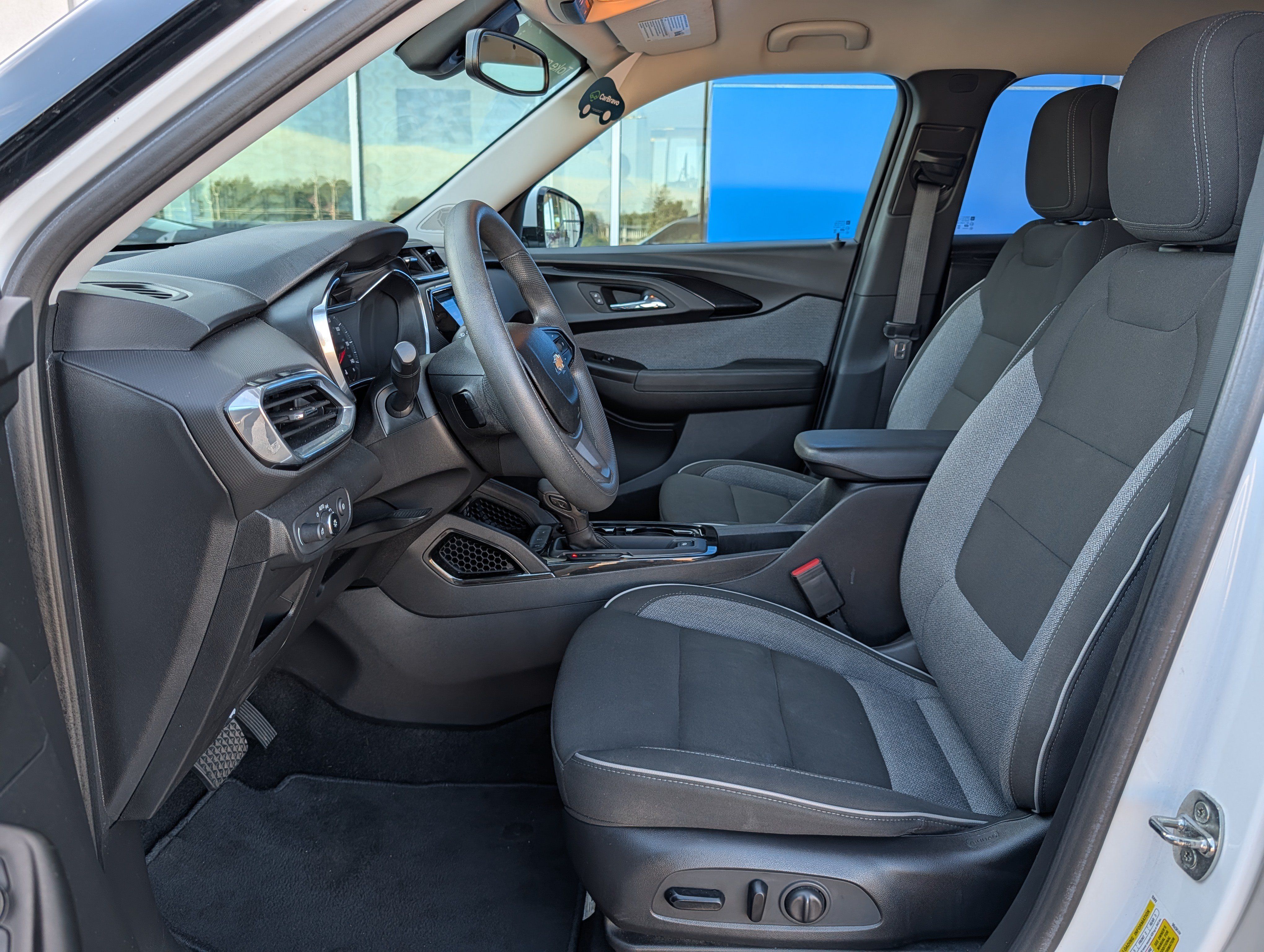 Certified 2022 Chevrolet TrailBlazer LT w/ Convenience Package FWD image 8