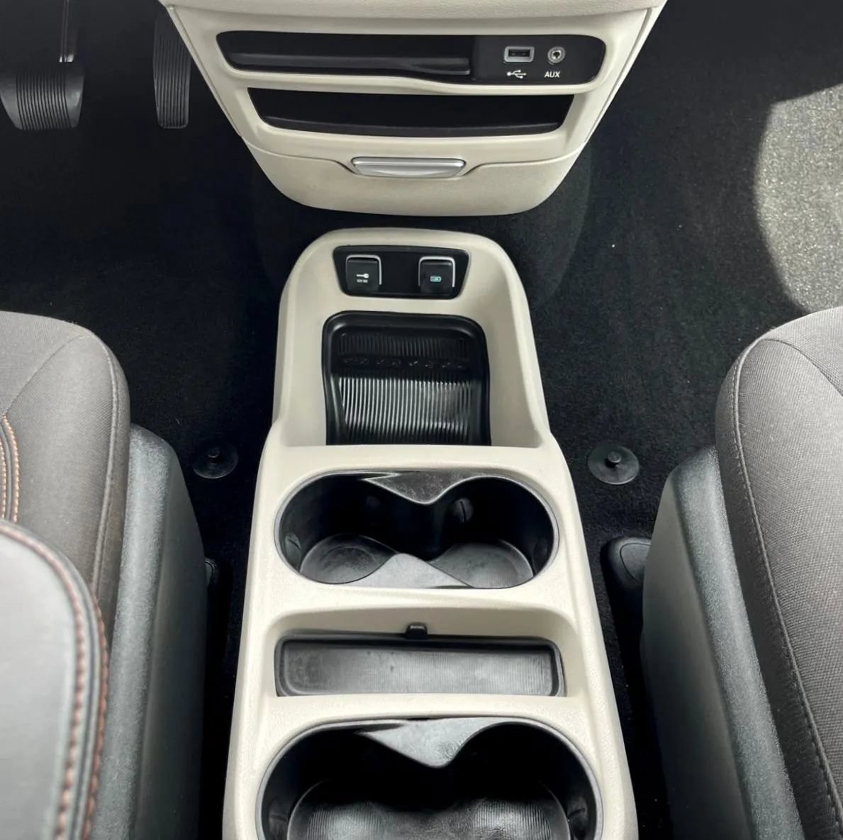 Used 2017 Chrysler Pacifica Touring FWD image 34