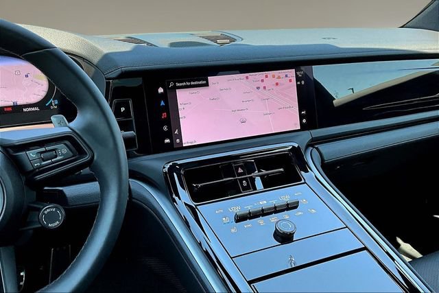 Used 2025 Porsche Panamera RWD image 9