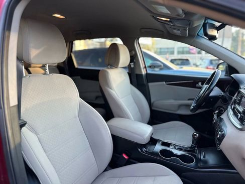 Used 2016 Kia Sorento LX w/ LX Convenience Package image 20