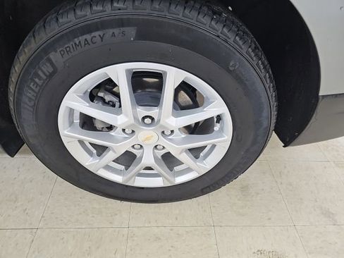 Used 2024 Chevrolet Equinox LT w/ LPO, Floor Liner Package FWD image 23
