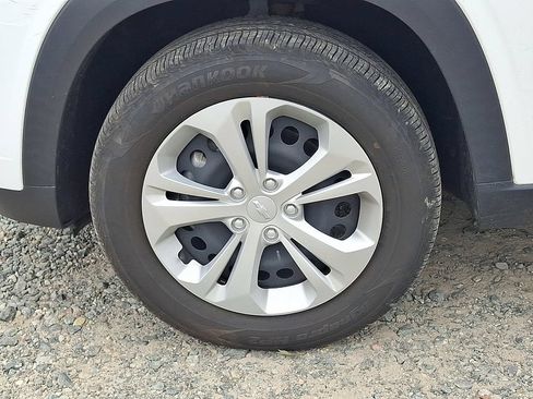 Used 2024 Chevrolet Trax LS FWD image 32