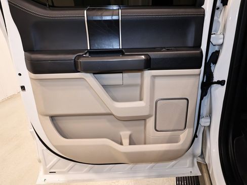 Used 2020 Ford F350 Limited image 9