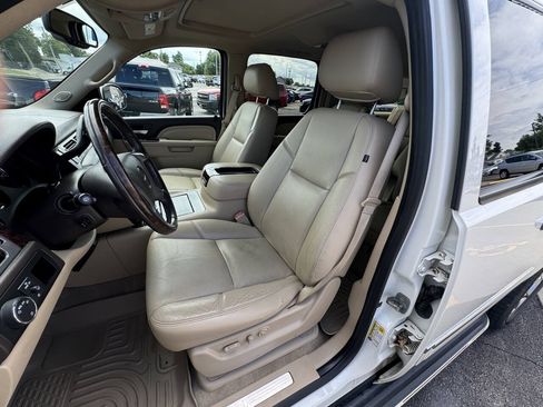 Used 2014 GMC Yukon XL Denali AWD/4WD image 25