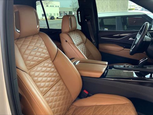 Used 2022 Cadillac Escalade Sport w/ Touring Package image 8