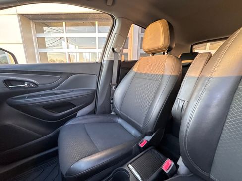 Used 2022 Buick Encore Preferred w/ Safety Package image 23