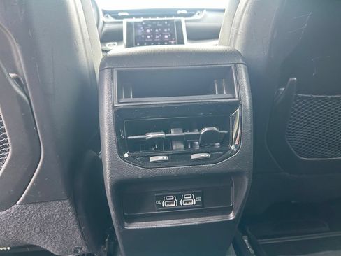 Used 2023 Jeep Grand Cherokee Laredo AWD/4WD image 35