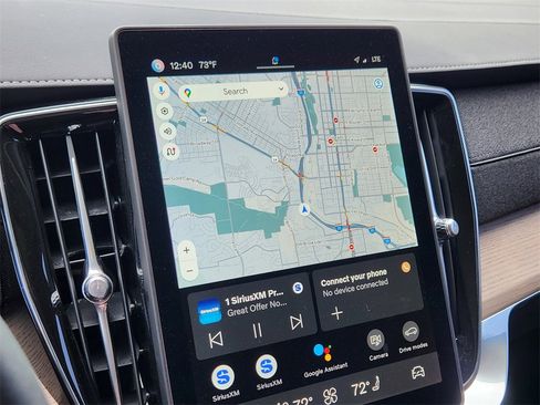 Used 2025 Volvo XC90 B6 Plus image 12