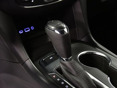 Used 2020 Chevrolet Equinox LT image 22