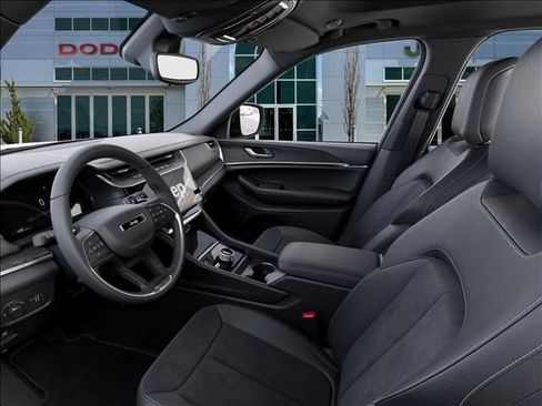 New 2026 Jeep Grand Cherokee Altitude AWD/4WD image 22