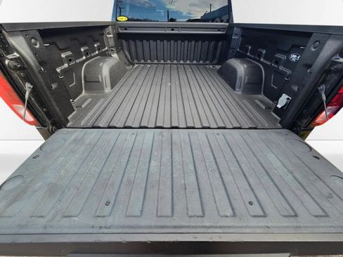 Used 2024 GMC Sierra 1500 SLE image 32