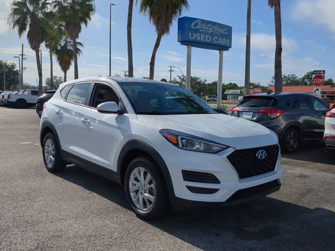 Used 2021 Hyundai Tucson SE image 2