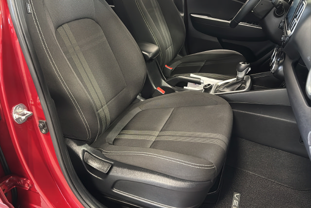 Certified 2024 Hyundai Venue SEL FWD image 23