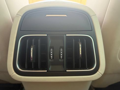 Used 2022 Maserati Levante Modena AWD/4WD image 33