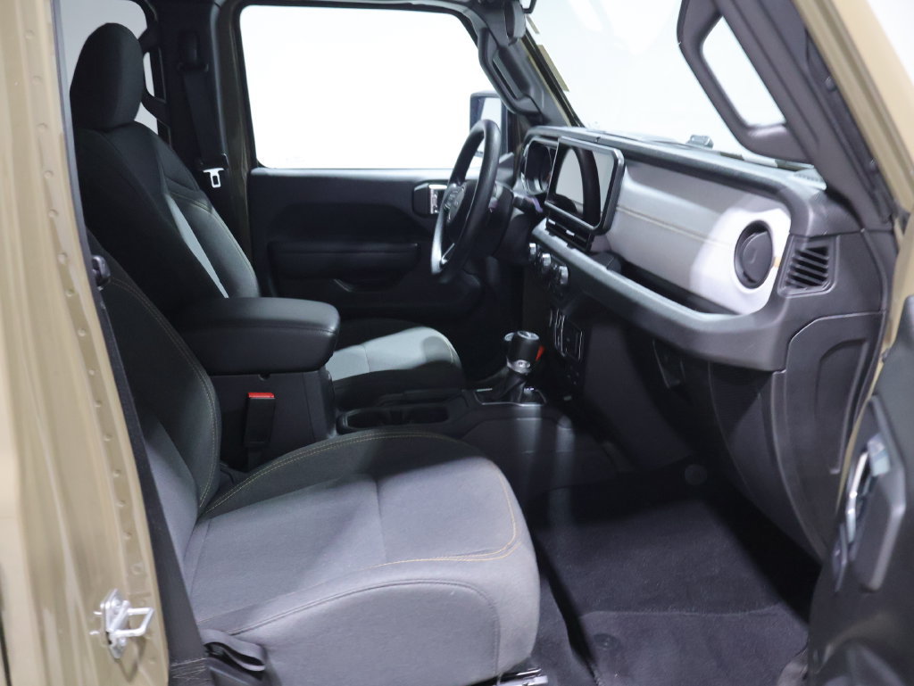 Used 2025 Jeep Gladiator Sport AWD/4WD image 21