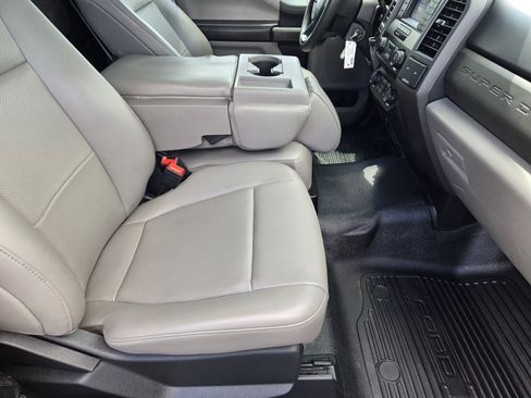 Used 2021 Ford F250 XL w/ STX Appearance Package RWD image 14