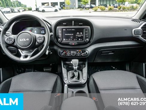 Used 2025 Kia Soul LX w/ LX Technology Package FWD image 26