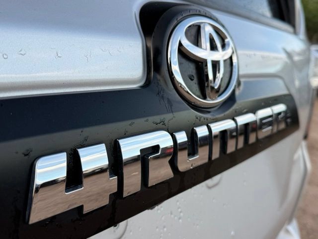Used 2022 Toyota 4Runner TRD Off-Road Premium AWD/4WD image 17