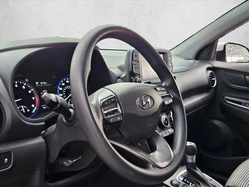 Used 2021 Hyundai Kona SE image 9