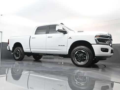 Used 2026 RAM 2500 Laramie AWD/4WD image 24