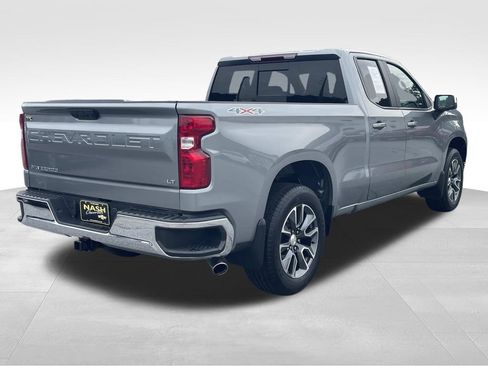 Used 2023 Chevrolet Silverado 1500 LT w/ Convenience Package II AWD/4WD image 3