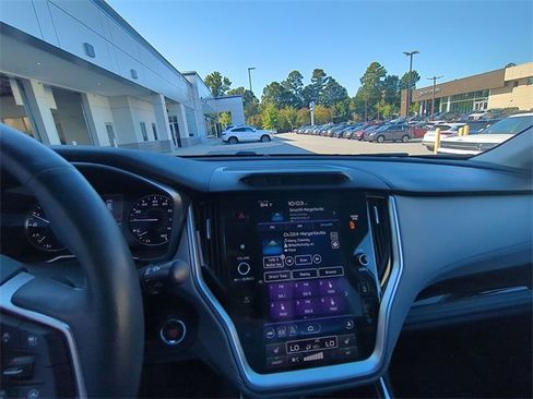 Used 2021 Subaru Outback Limited image 11