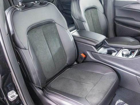 New 2025 Jeep Grand Cherokee Altitude image 39