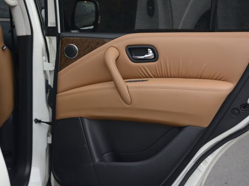 Used 2017 INFINITI QX80 Signature Edition RWD image 32