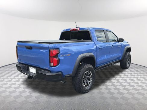 Used 2025 Chevrolet Colorado ZR2 w/ Technology Package AWD/4WD image 5