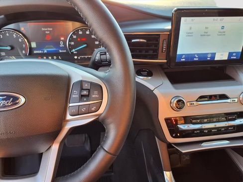 Used 2023 Ford Explorer XLT w/ Equipment Group 202A image 23