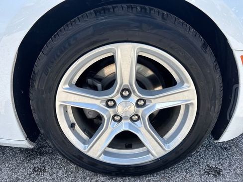 Used 2023 Chevrolet Camaro LT RWD image 9