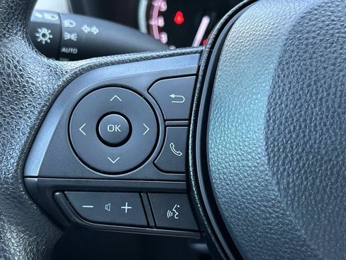 Used 2024 Toyota RAV4 XLE FWD image 28