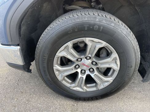 Used 2024 GMC Sierra 1500 SLT image 2