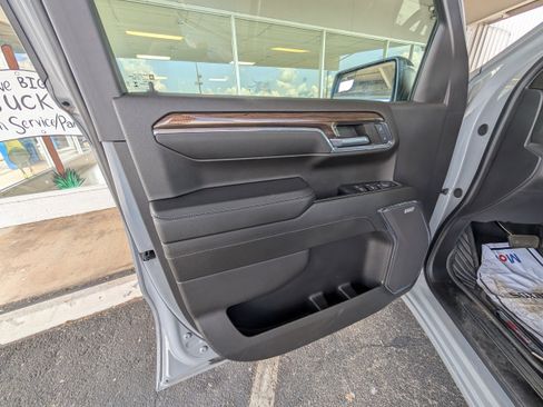 Used 2024 Chevrolet Silverado 1500 LT Trail Boss w/ Convenience Package II image 15