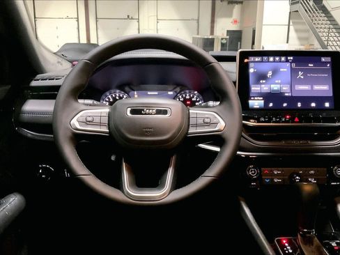 New 2026 Jeep Compass Latitude image 12