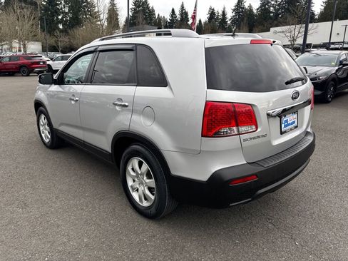 Used 2013 Kia Sorento LX w/ Convenience Pkg image 7
