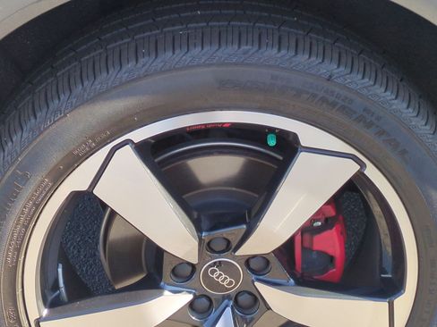 Used 2024 Audi Q5 2.0T Prestige image 11