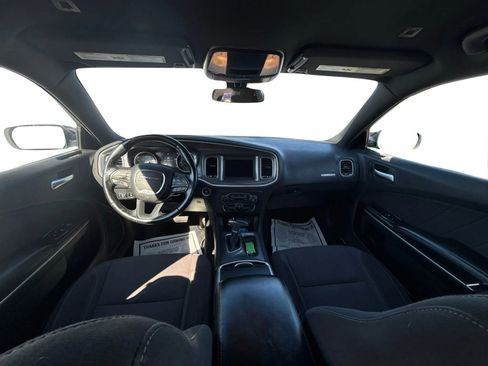 Used 2019 Dodge Charger SXT image 9