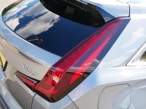 Used 2025 Cadillac XT4 Premium Luxury image 17