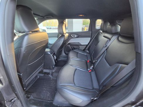 Used 2023 Jeep Compass Latitude w/ Convenience Group image 9