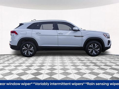 Certified 2025 Volkswagen Atlas Cross Sport SE image 13