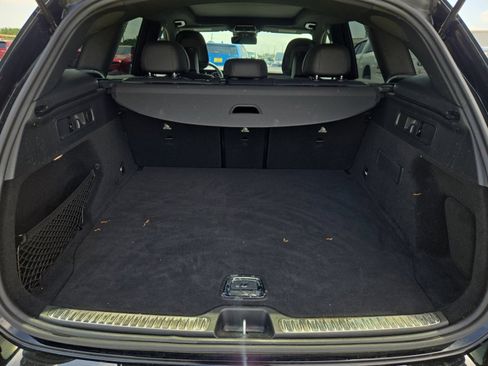 Used 2024 Mercedes-Benz GLC 300 4MATIC image 25