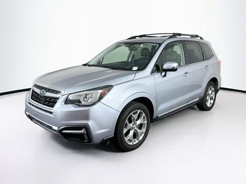 Used 2018 Subaru Forester 2.5i Touring w/ Popular Package #2 AWD/4WD image 3