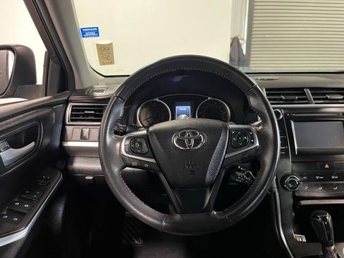 Used 2017 Toyota Camry SE FWD image 21