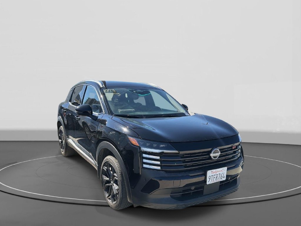 Used 2025 Nissan Kicks SR FWD image 3