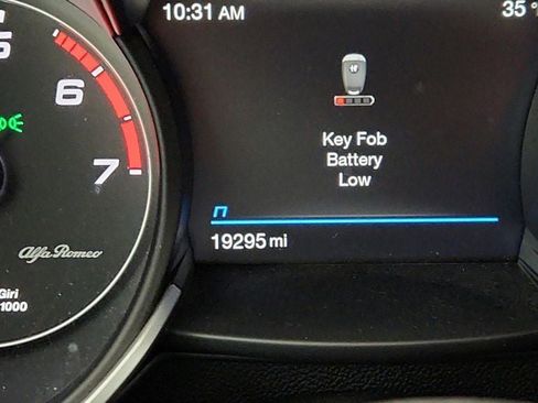 Used 2023 Alfa Romeo Stelvio Veloce image 34