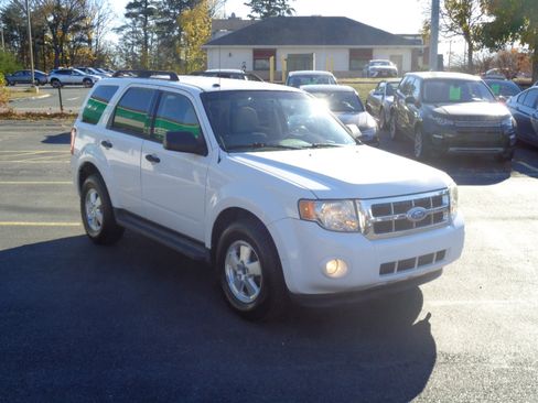 Used 2012 Ford Escape XLT image 2
