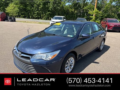 Used 2017 Toyota Camry LE FWD image 1